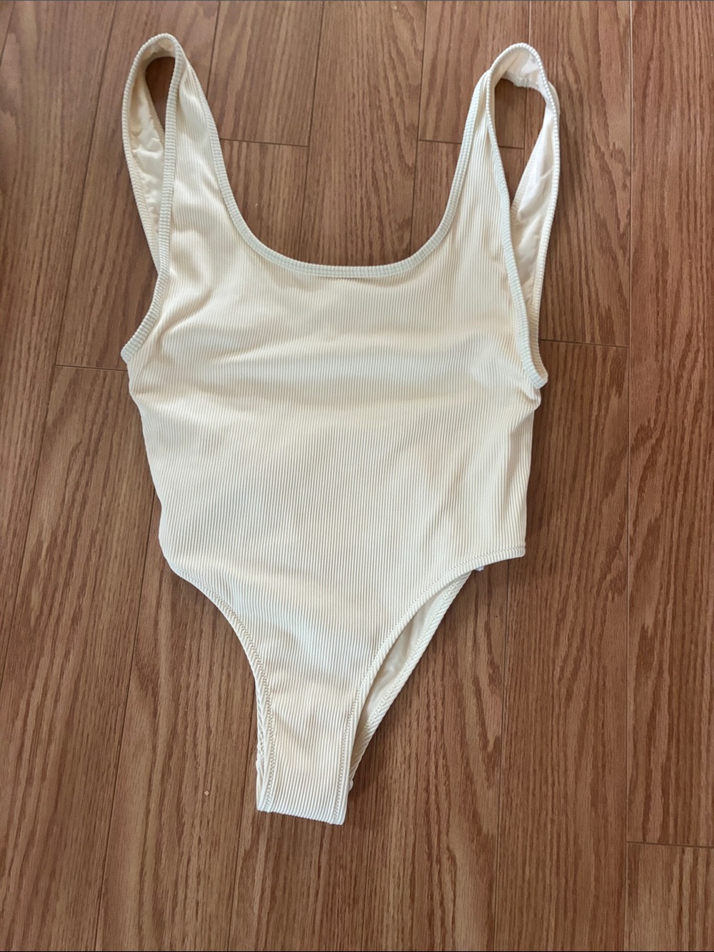 10/25$ 🧁 Cream Ribbed One-Piece Swimsuit